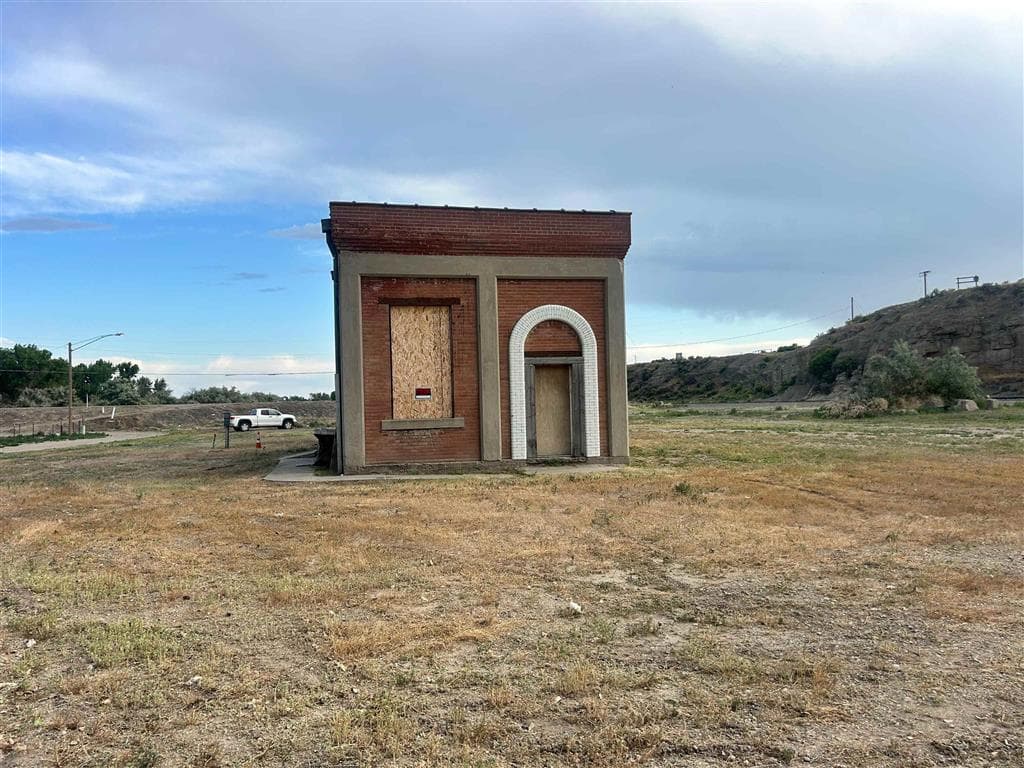 800 6th St — photo 5 of 22