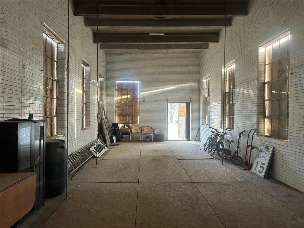 800 6th St — photo 6 of 22