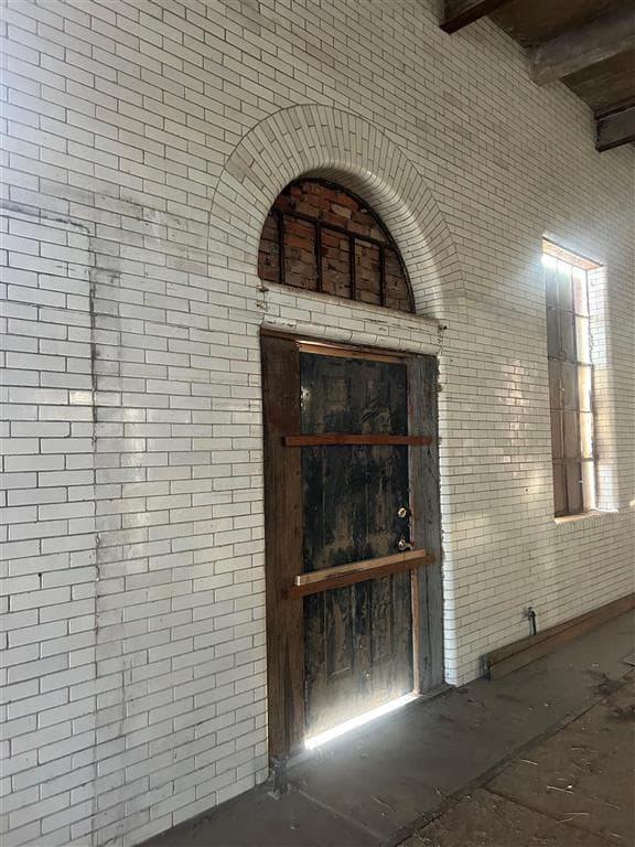 800 6th St — photo 7 of 22