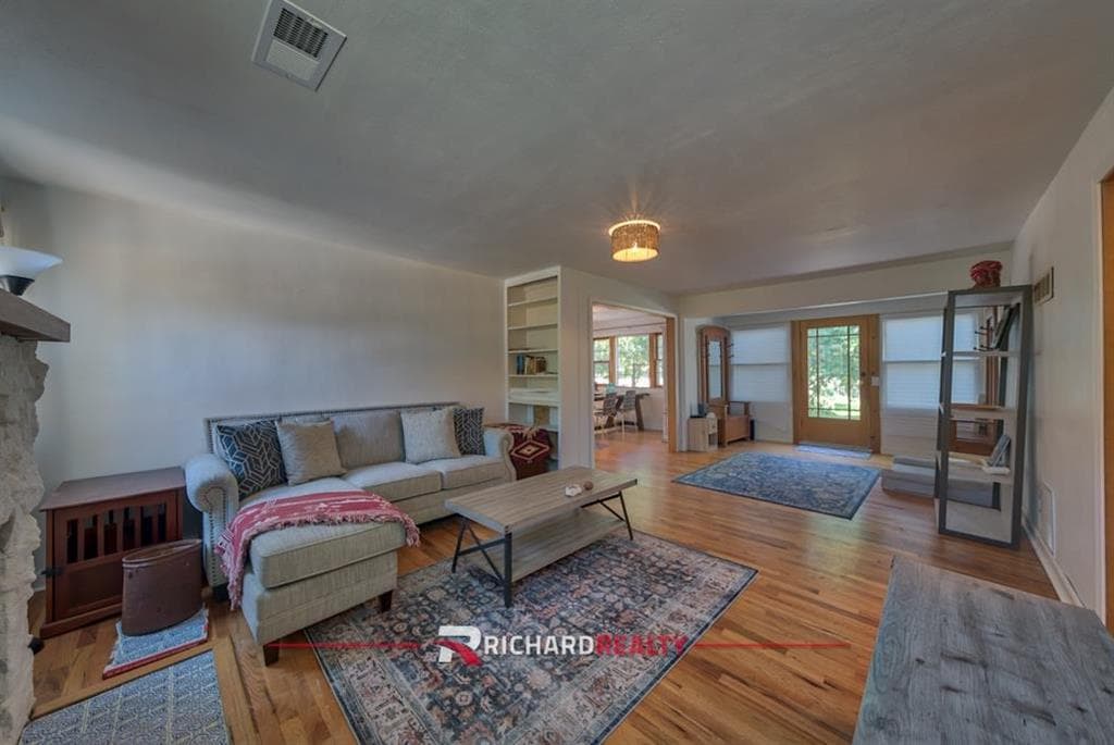 4035 Trapper Creek Rd — photo 4 of 38