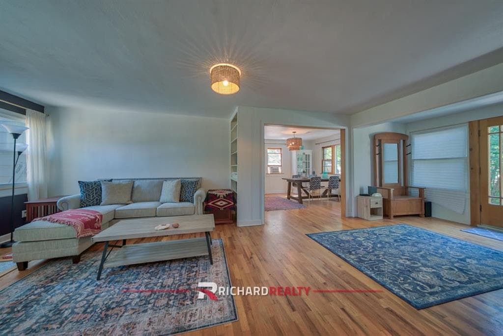 4035 Trapper Creek Rd — photo 5 of 38