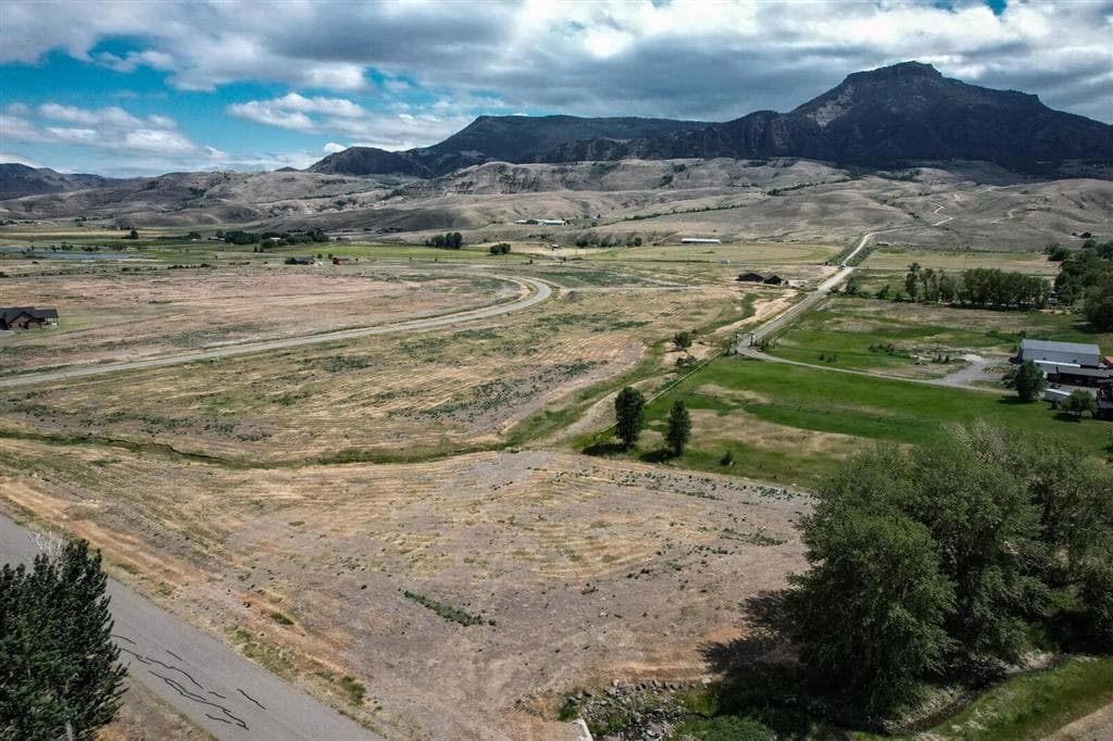 48 Big Creek Dr — photo 3 of 18