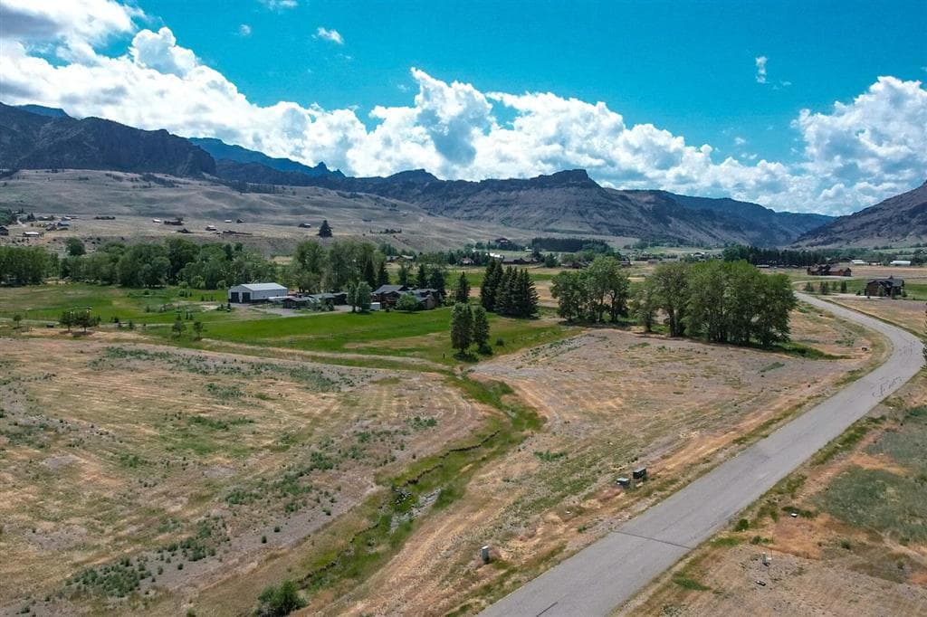 48 Big Creek Dr — photo 4 of 18