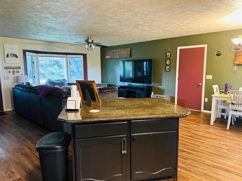 871 E Christy Ln — photo 8 of 51