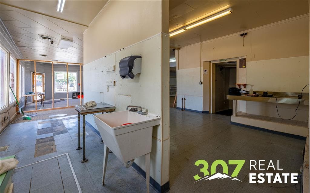 490 Shoshone Ave — photo 2 of 27