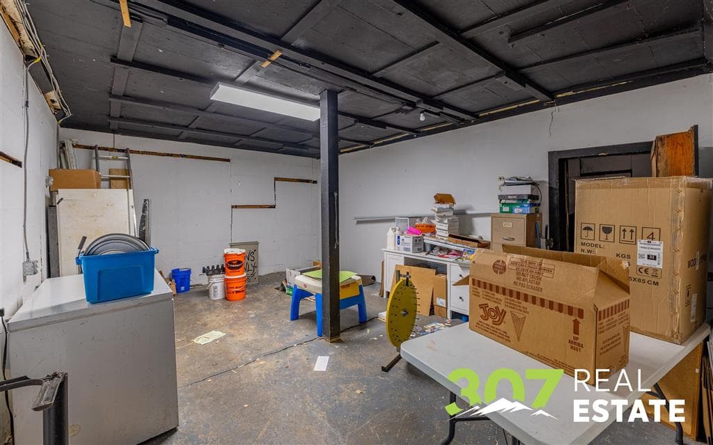 490 Shoshone Ave — photo 11 of 27