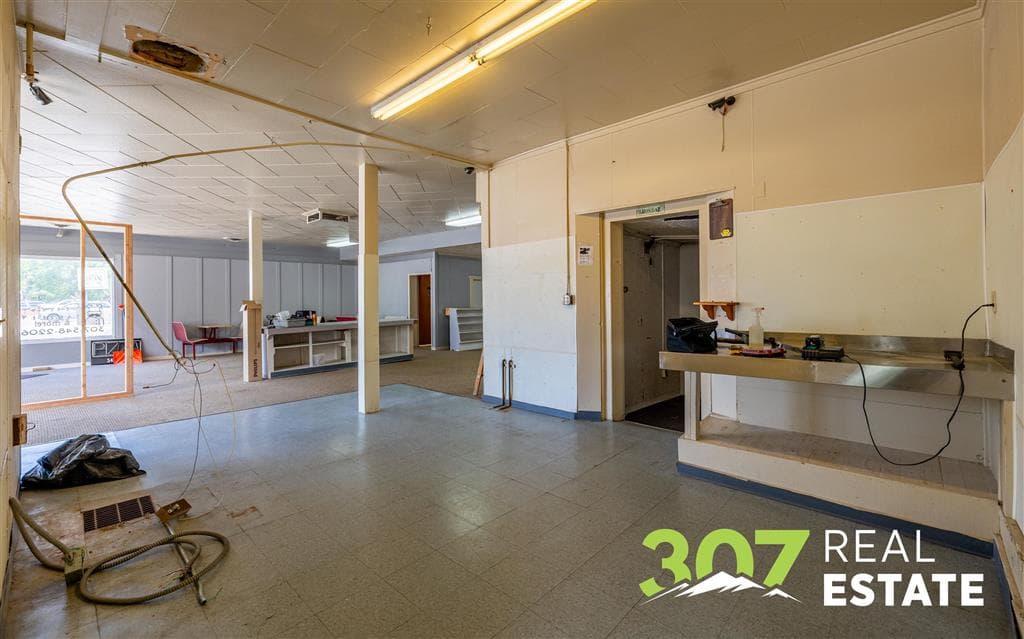 490 Shoshone Ave — photo 3 of 27