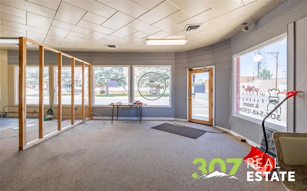 490 Shoshone Ave — photo 9 of 27