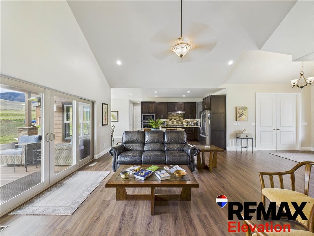 108 Stillwater Dr — photo 15 of 54