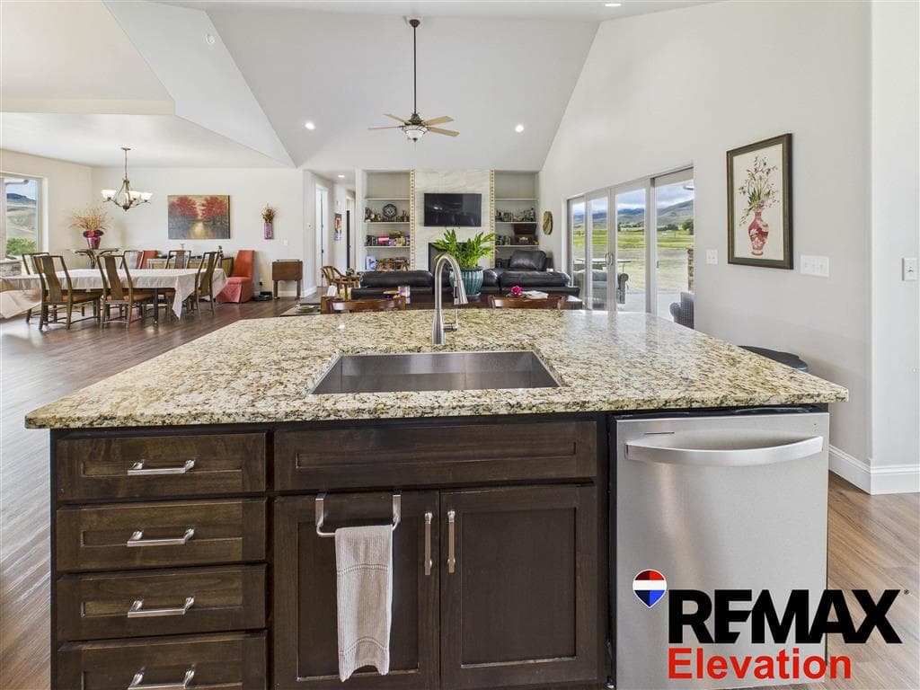 108 Stillwater Dr — photo 22 of 54