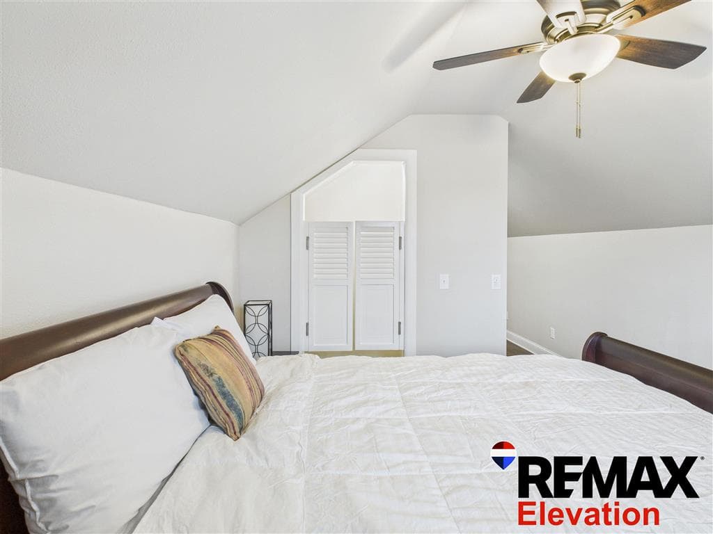 108 Stillwater Dr — photo 39 of 54