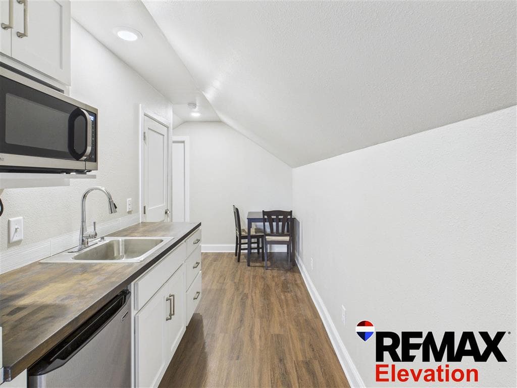 108 Stillwater Dr — photo 40 of 54