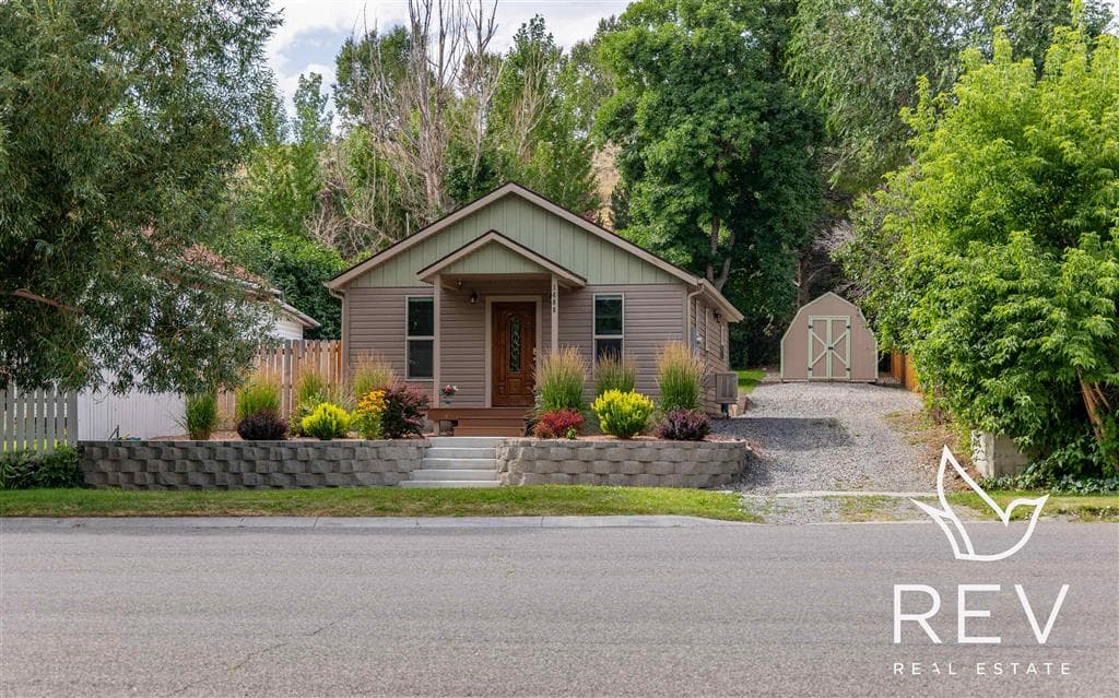 1408 Alger Ave — photo 2 of 24