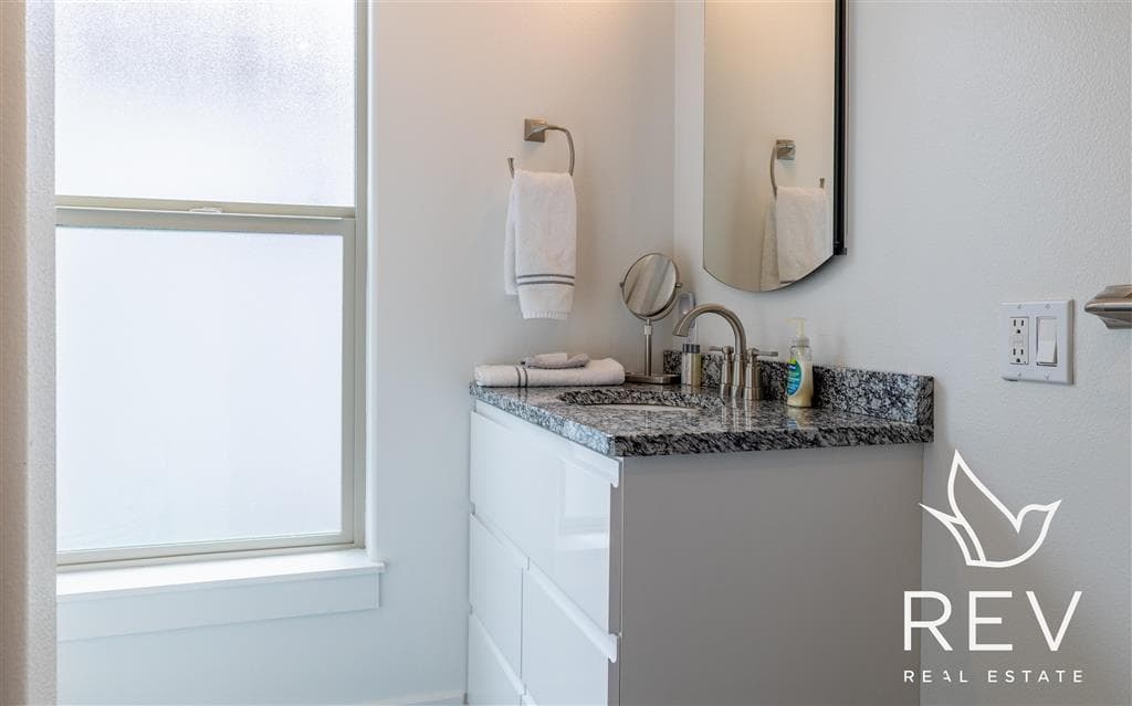 1408 Alger Ave — photo 11 of 24