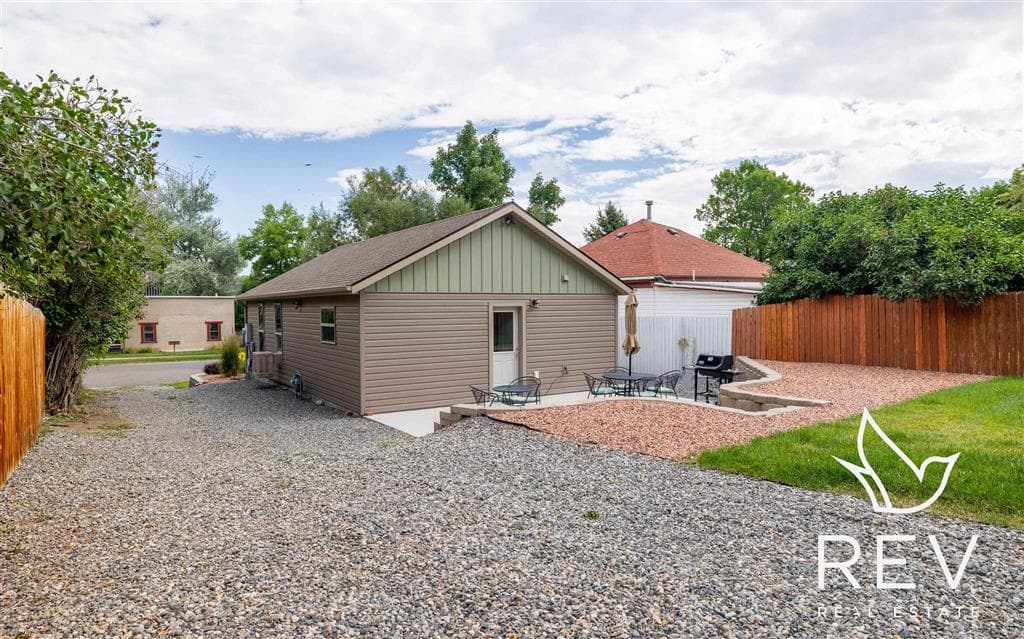 1408 Alger Ave — photo 14 of 24