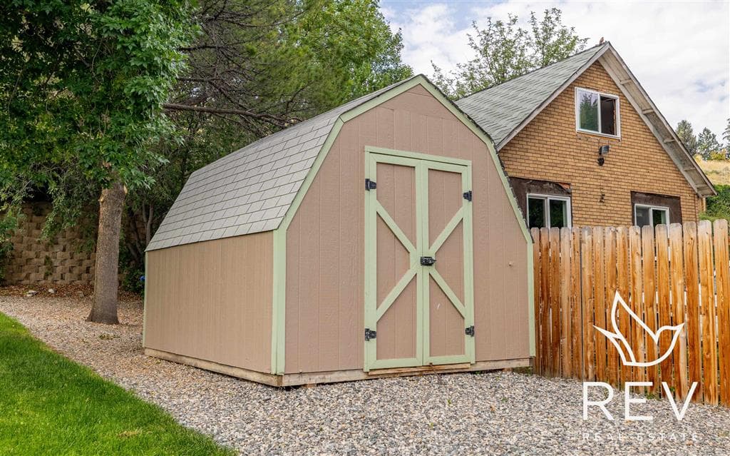 1408 Alger Ave — photo 18 of 24