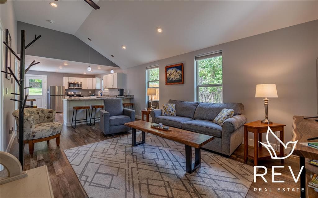 1408 Alger Ave — photo 4 of 24