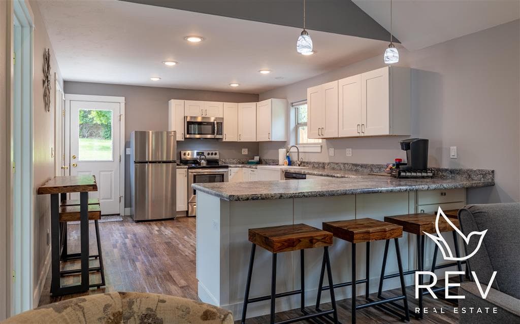 1408 Alger Ave — photo 5 of 24