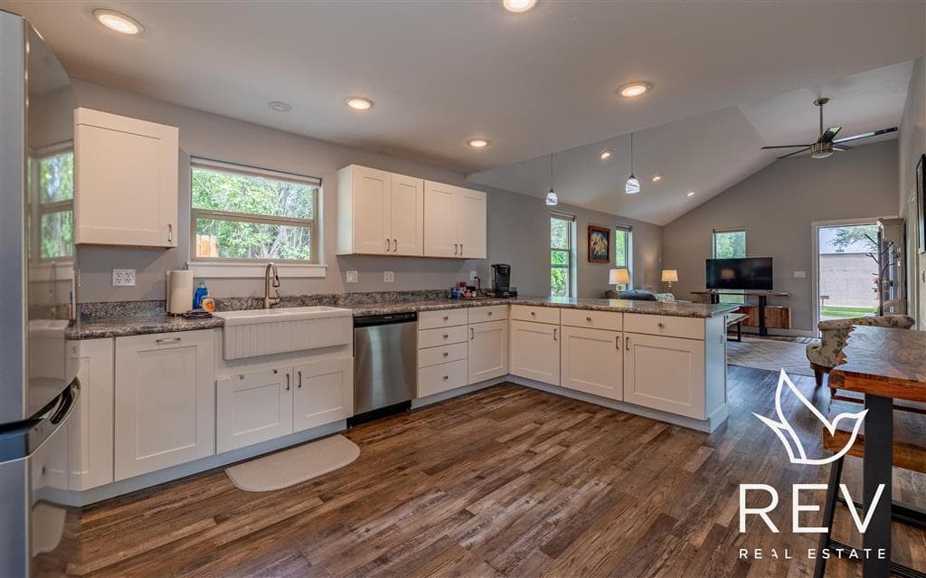 1408 Alger Ave — photo 6 of 24