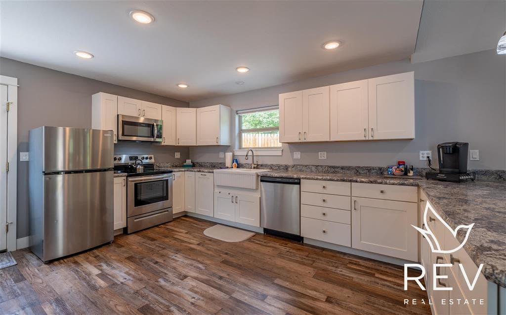 1408 Alger Ave — photo 7 of 24