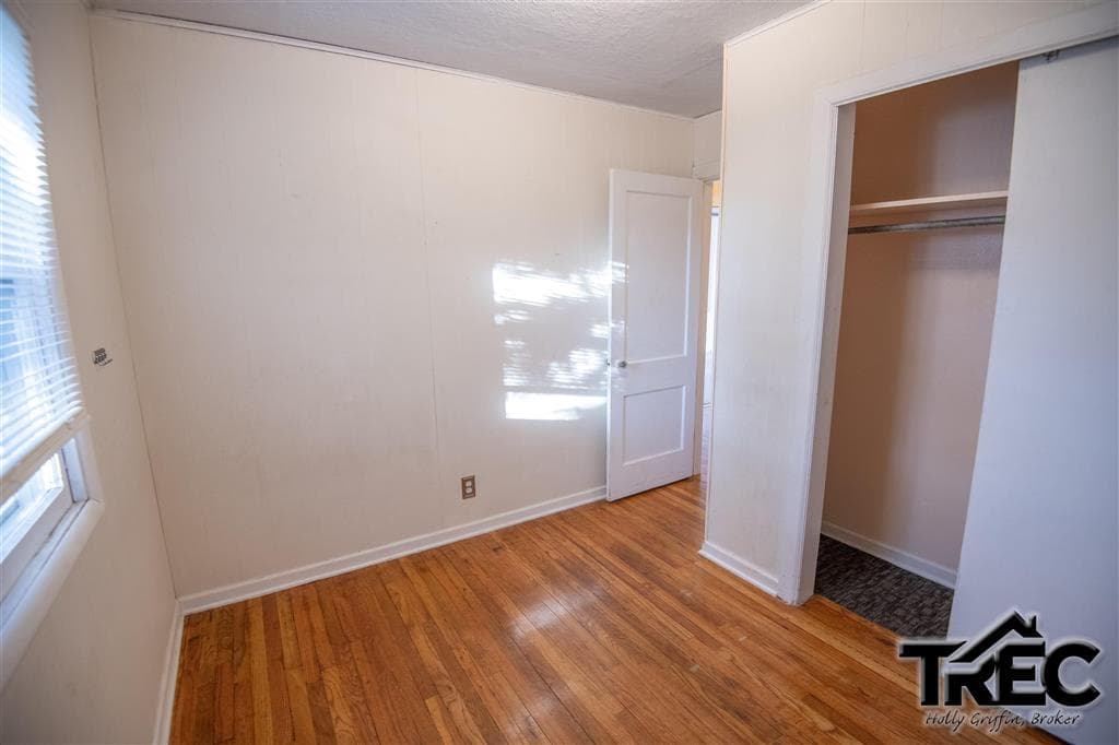 522 Avenue F — photo 12 of 25