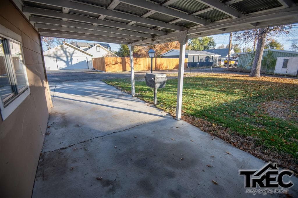 522 Avenue F — photo 24 of 25