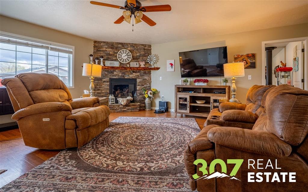 1142 E Madison St — photo 11 of 42