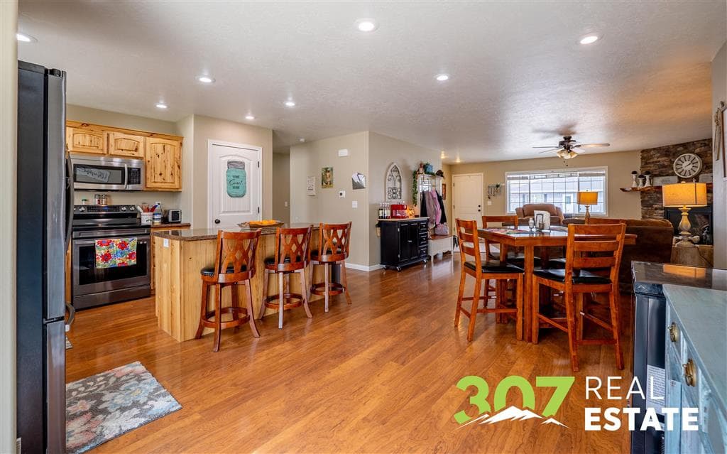 1142 E Madison St — photo 12 of 42