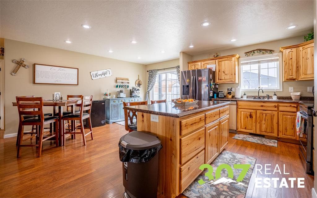 1142 E Madison St — photo 16 of 42