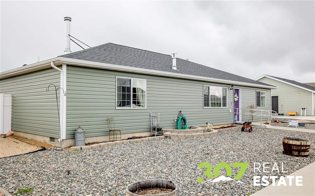 1142 E Madison St — photo 3 of 42