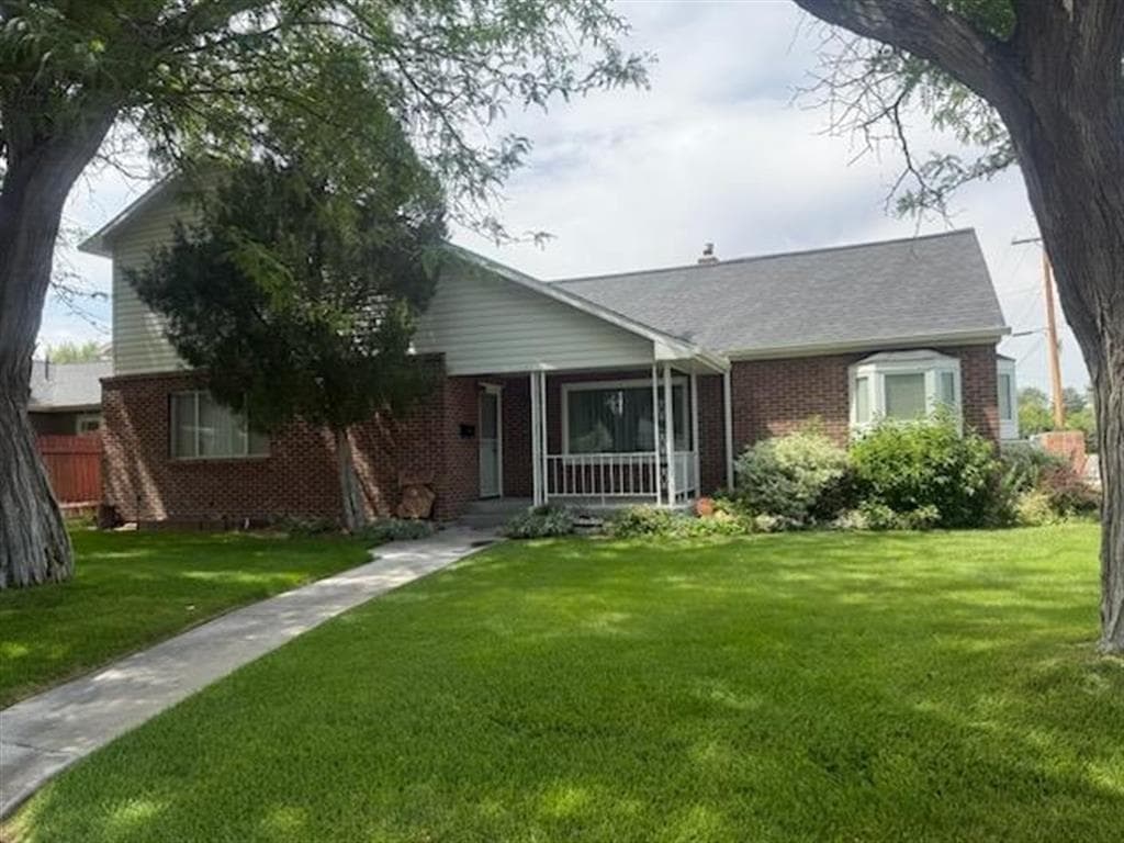 612 Oregon Ave — photo 2 of 21