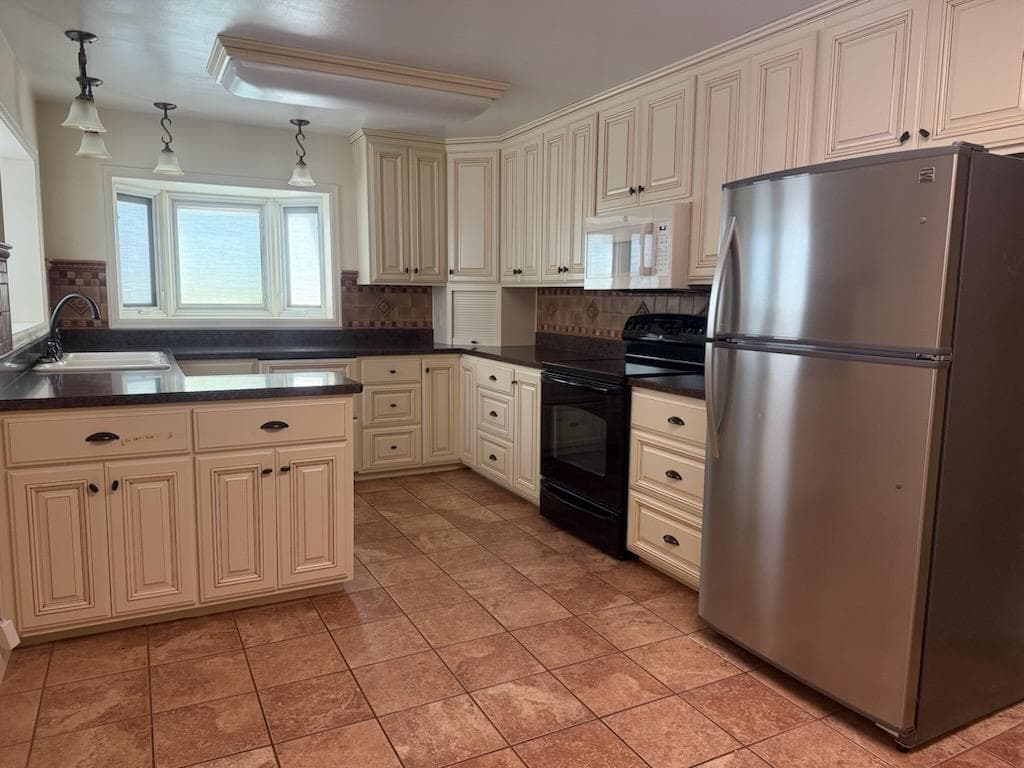 612 Oregon Ave — photo 6 of 21