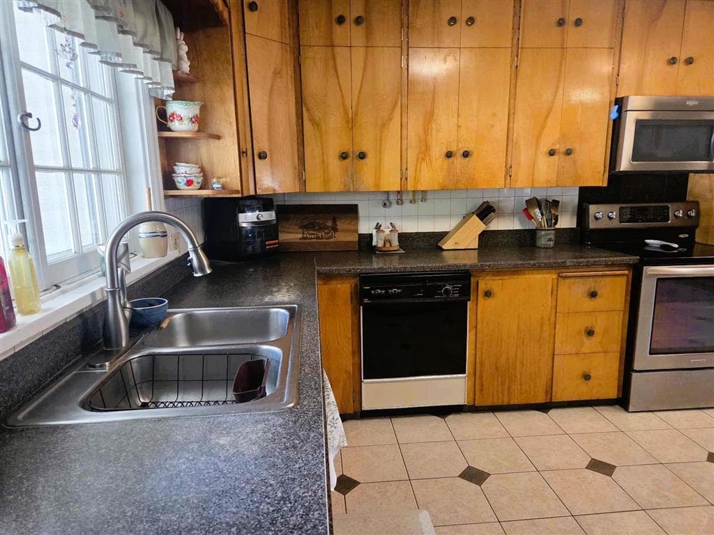 96 & 98 2nd St — photo 19 of 51