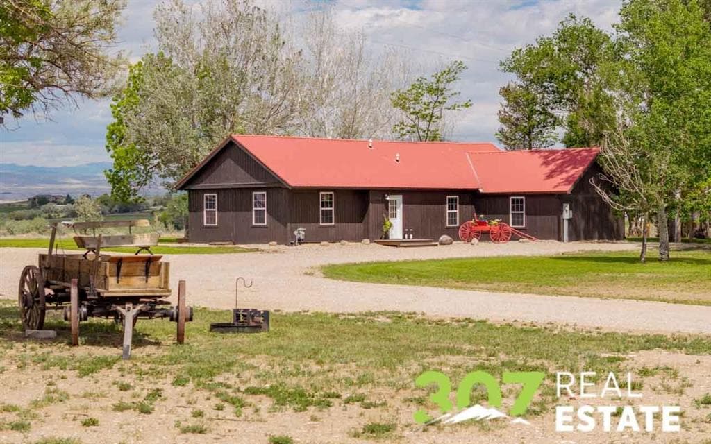 15 Cole Rd — photo 2 of 25
