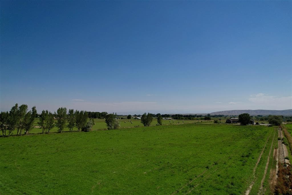 1328 Road 11 — photo 2 of 57