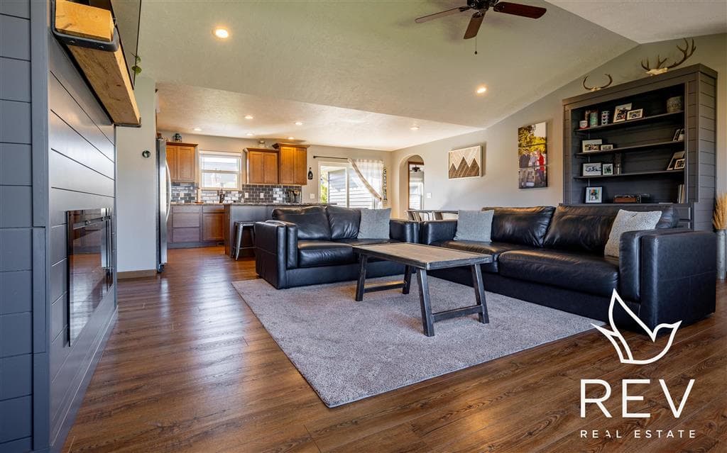 3108 Lame Deer Ave — photo 3 of 35