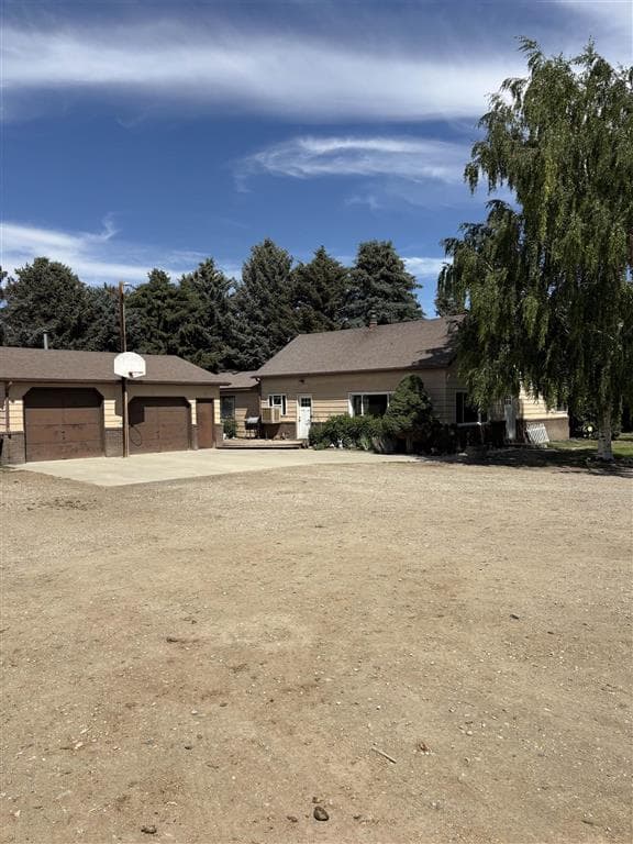 810 Road 6 — photo 2 of 33