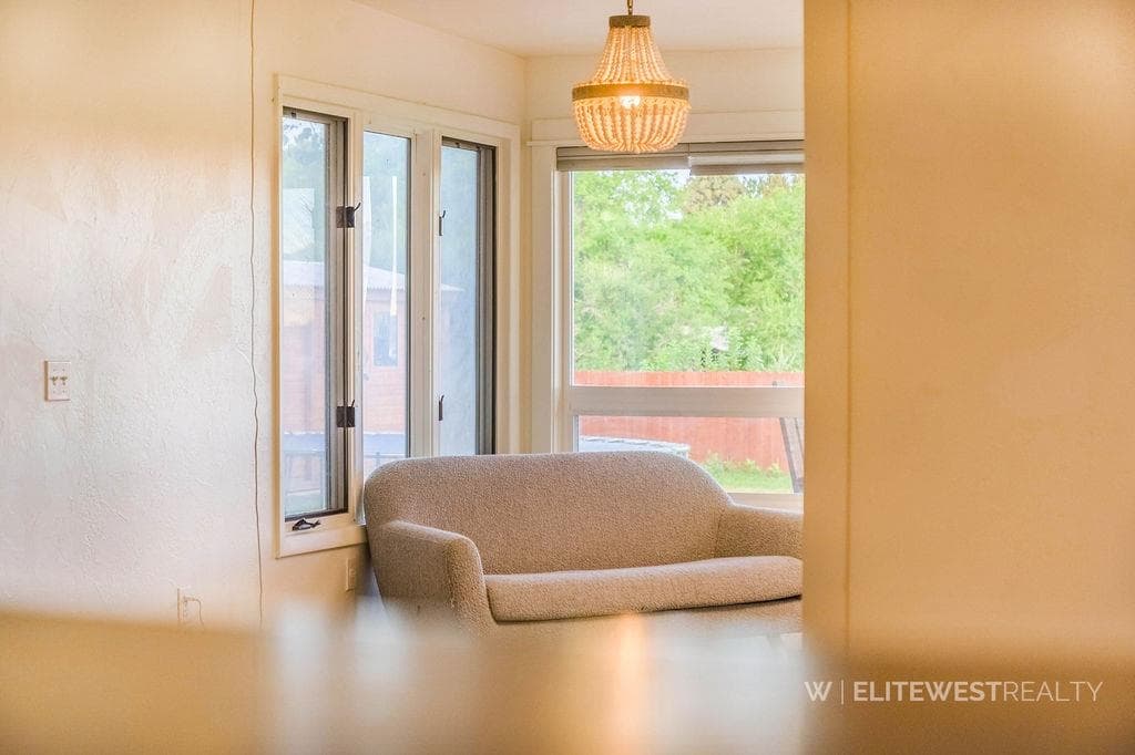 2513 Newton Ave — photo 14 of 74