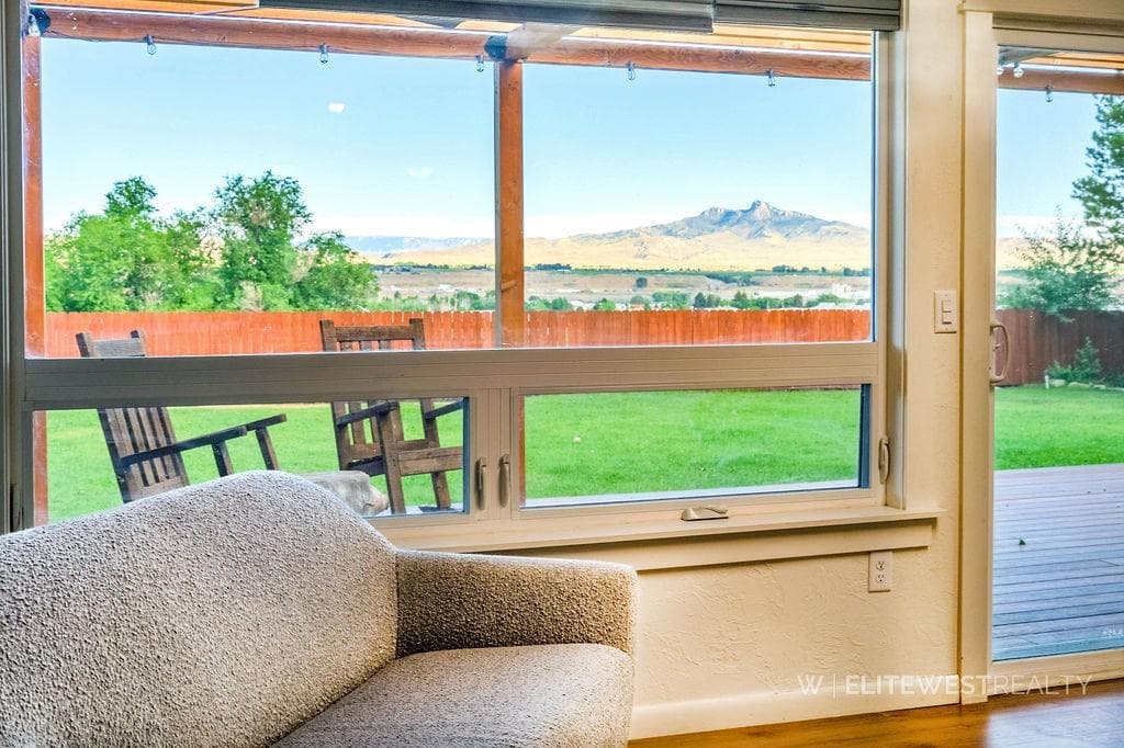 2513 Newton Ave — photo 16 of 74