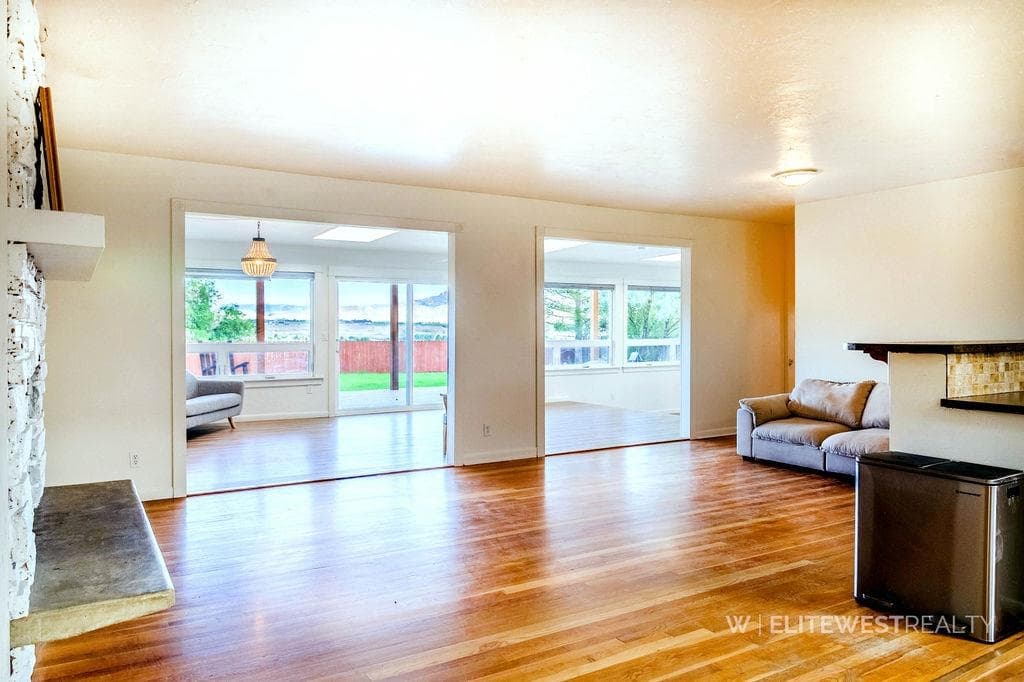 2513 Newton Ave — photo 18 of 74