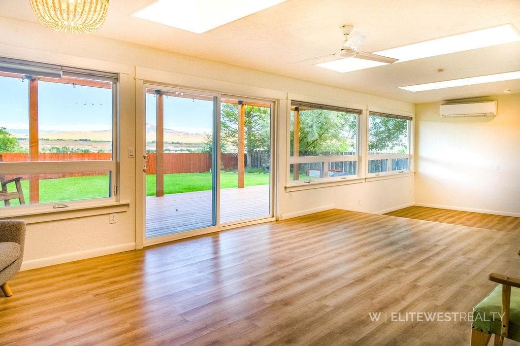 2513 Newton Ave — photo 19 of 74