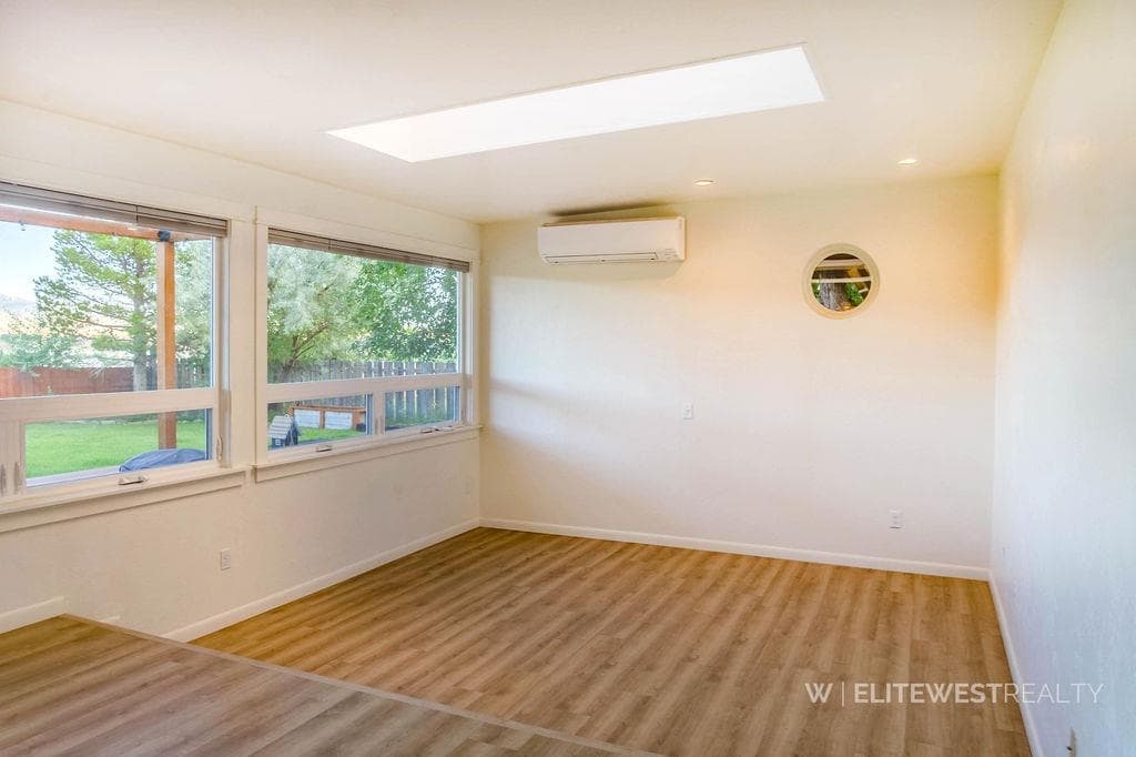 2513 Newton Ave — photo 21 of 74