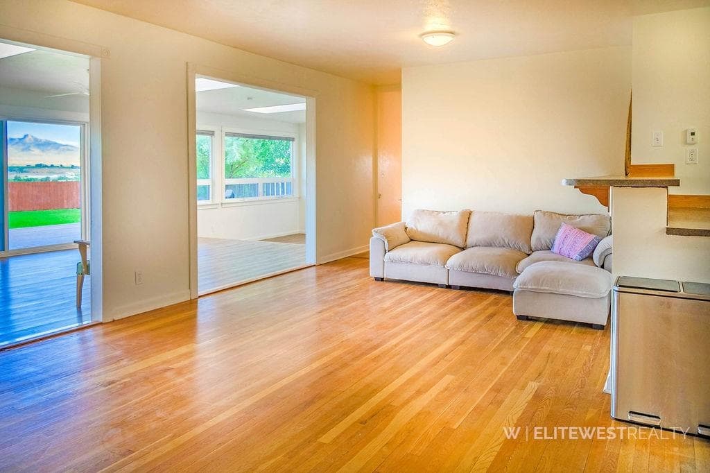 2513 Newton Ave — photo 22 of 74