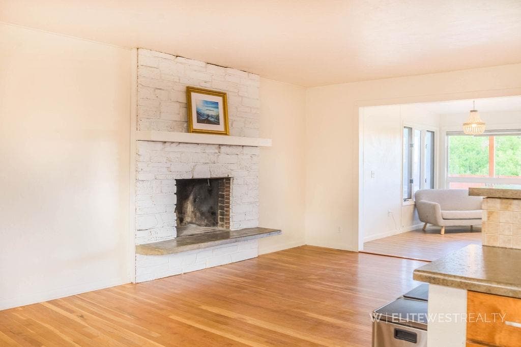 2513 Newton Ave — photo 23 of 74