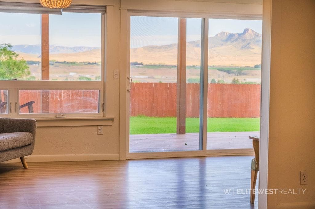 2513 Newton Ave — photo 25 of 74