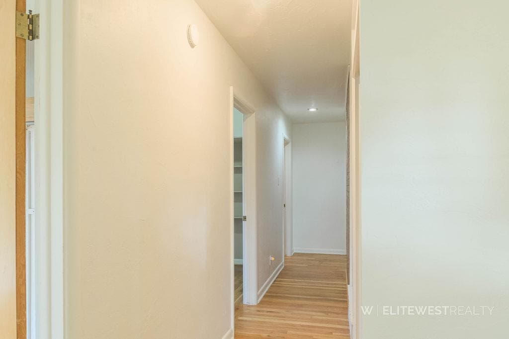 2513 Newton Ave — photo 28 of 74