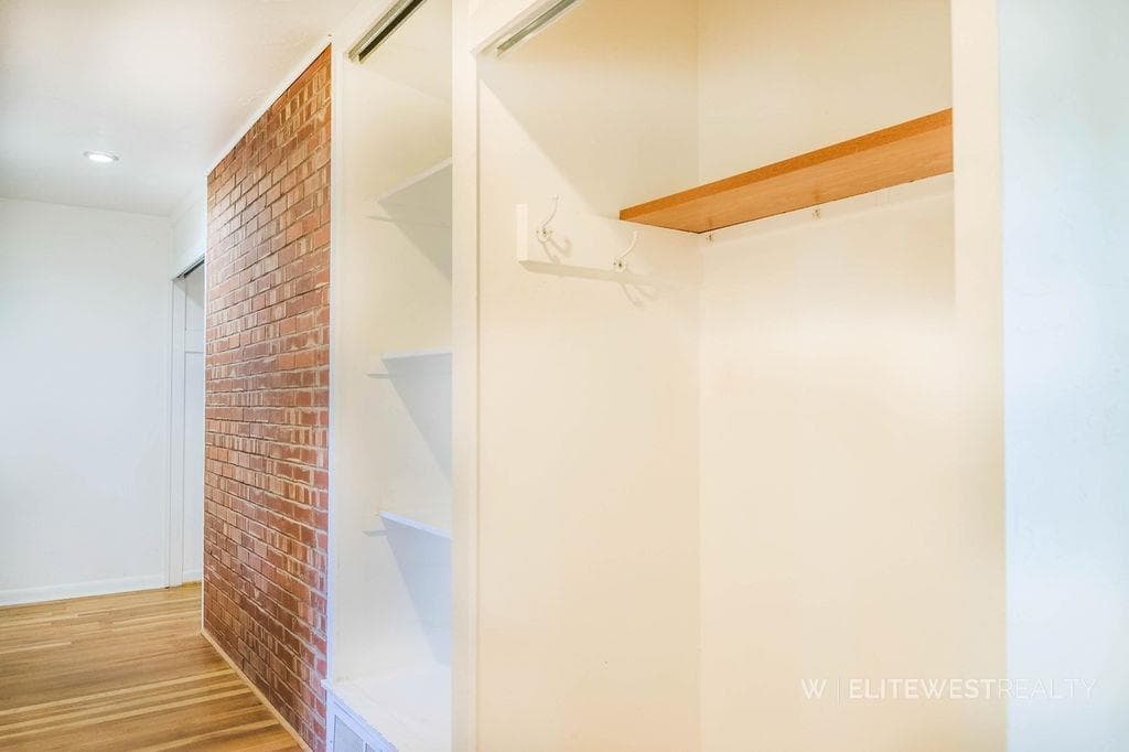 2513 Newton Ave — photo 33 of 74