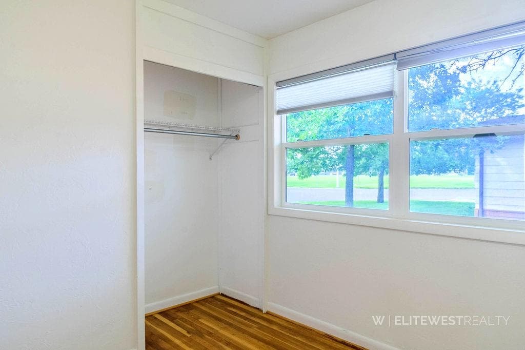 2513 Newton Ave — photo 35 of 74