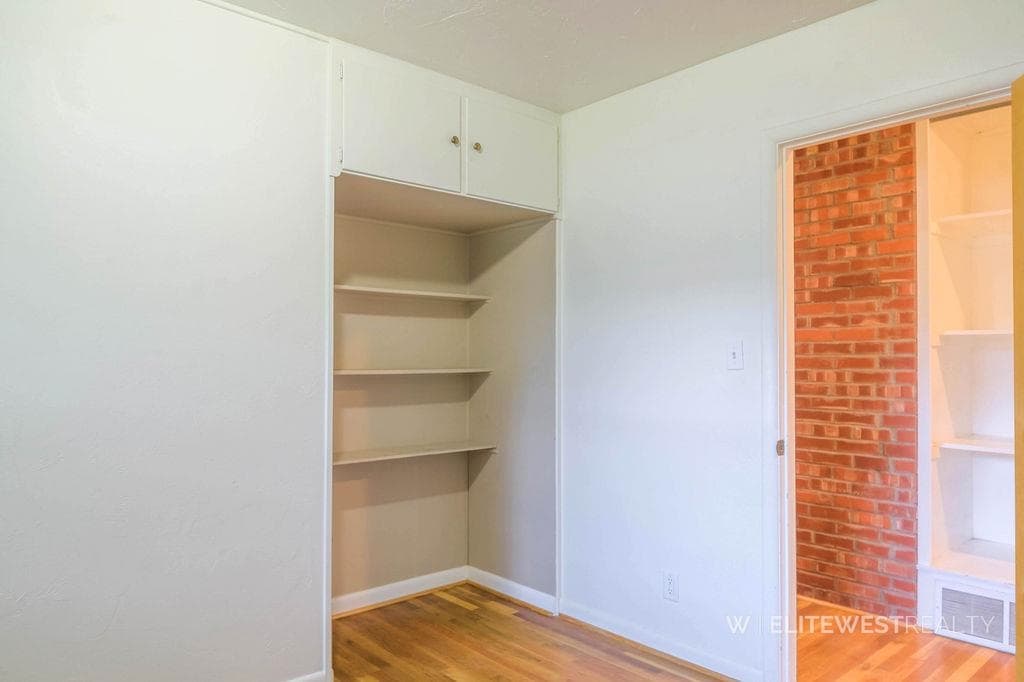 2513 Newton Ave — photo 36 of 74