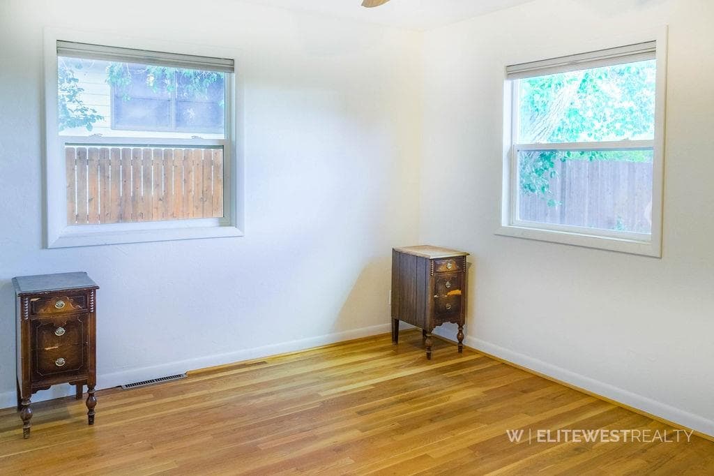 2513 Newton Ave — photo 37 of 74